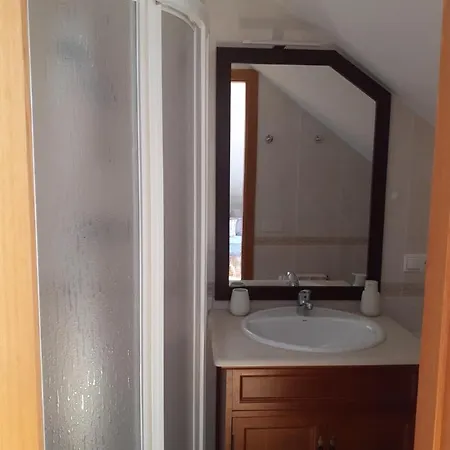 Apartamento Atico Con Terraza Y Piscina Comunitaria